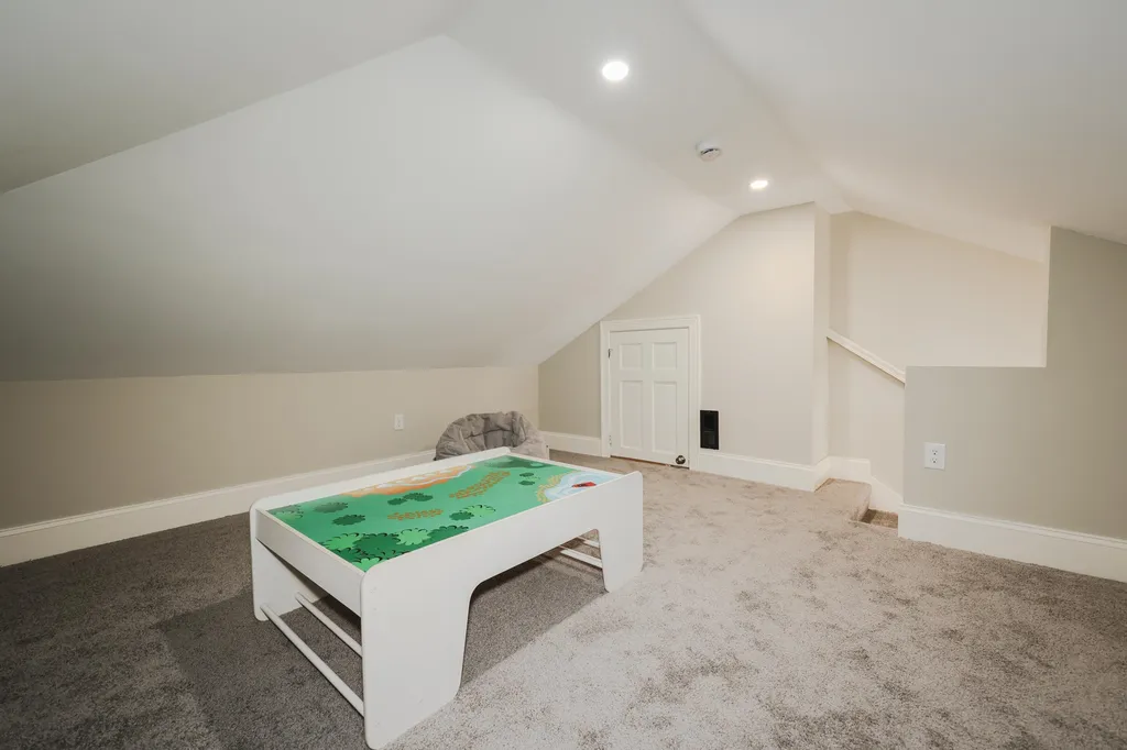 6 Stearns Avenue Hooksett NH 03106