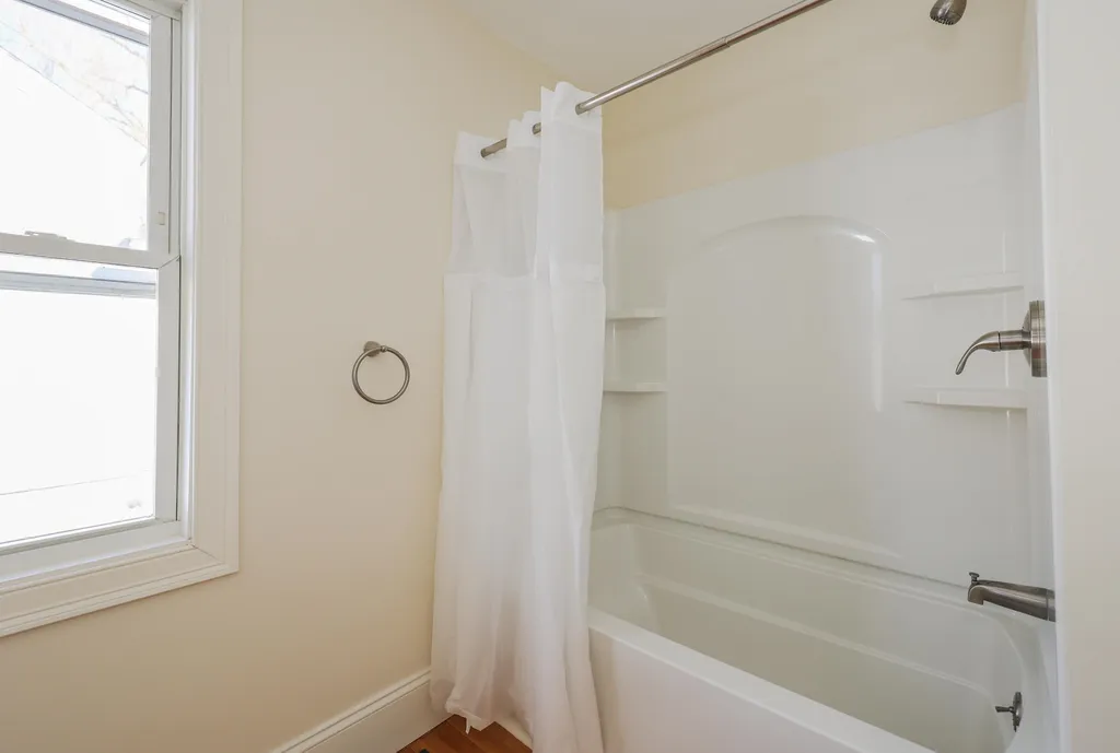 6 Stearns Avenue Hooksett NH 03106