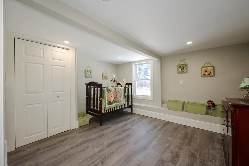 6 Stearns Avenue Hooksett NH 03106