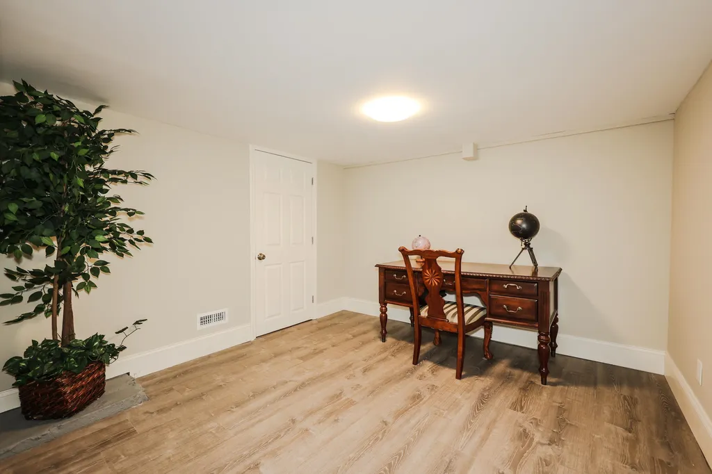 6 Stearns Avenue Hooksett NH 03106