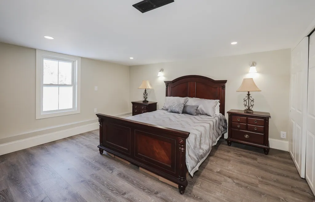 6 Stearns Avenue Hooksett NH 03106