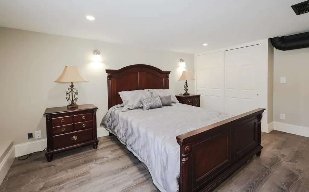 6 Stearns Avenue Hooksett NH 03106