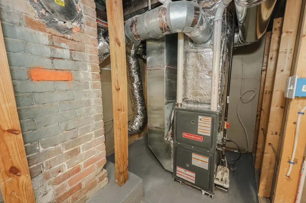 6 Stearns Avenue Hooksett NH 03106