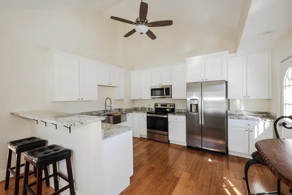 6 Stearns Avenue Hooksett NH 03106