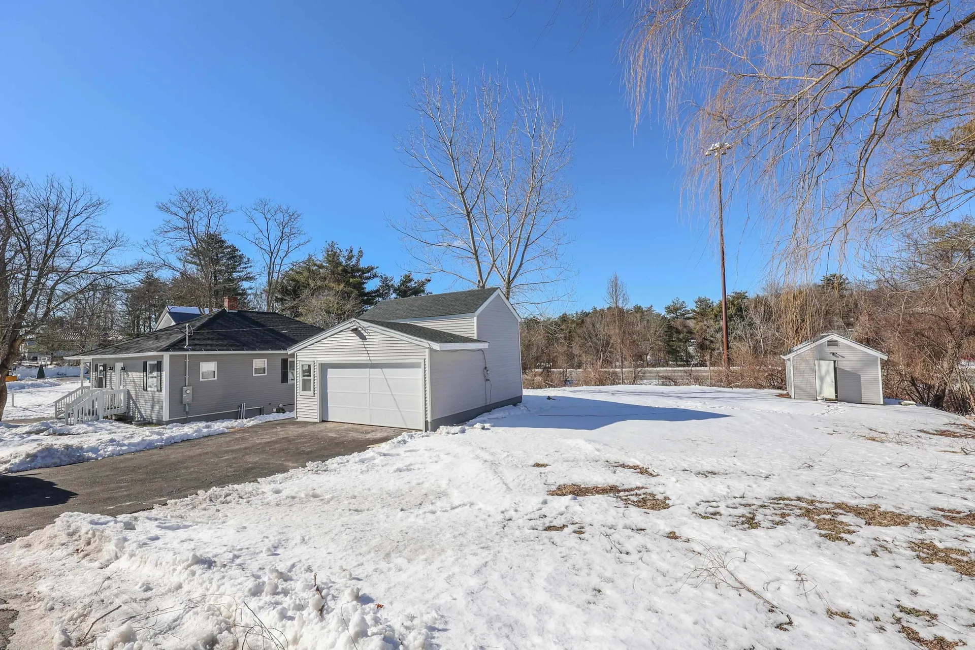 6 Stearns Avenue Hooksett NH 03106