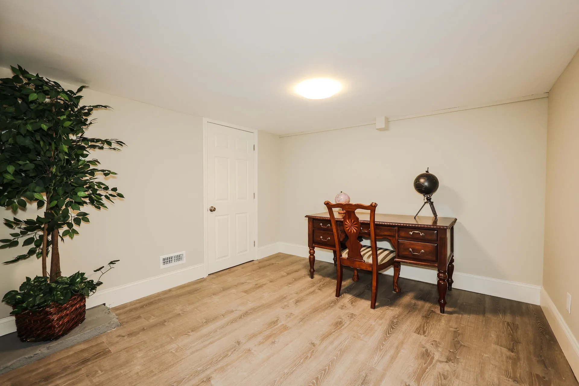 6 Stearns Avenue Hooksett NH 03106