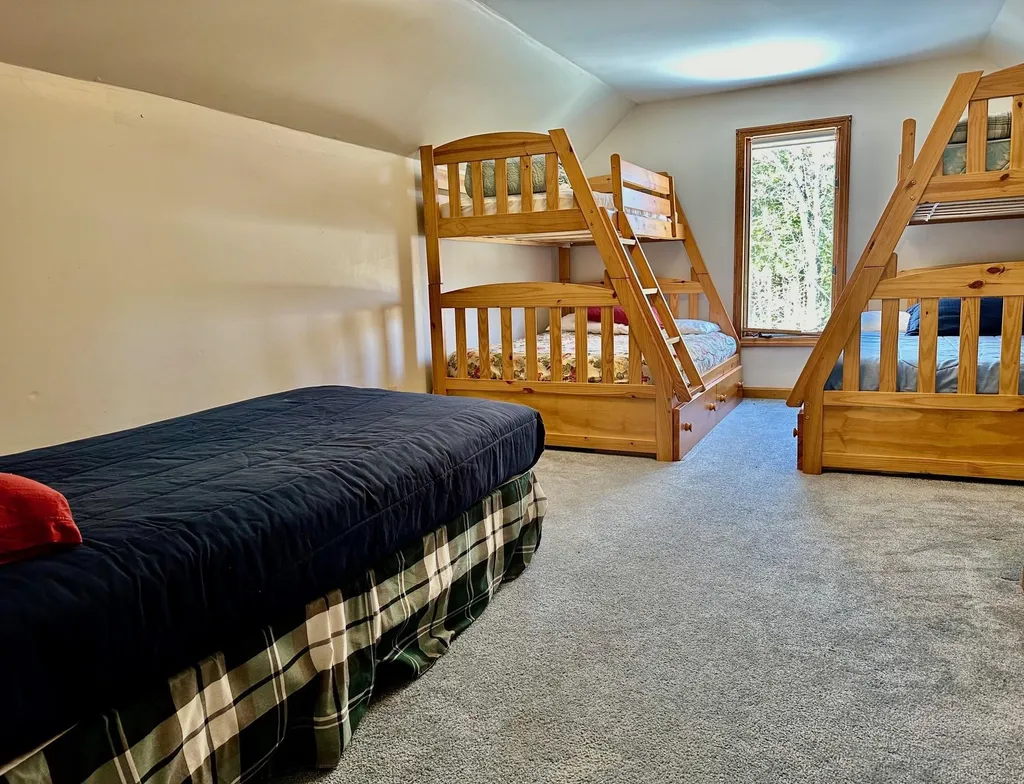 34 Muskrat Lane Londonderry VT 05155