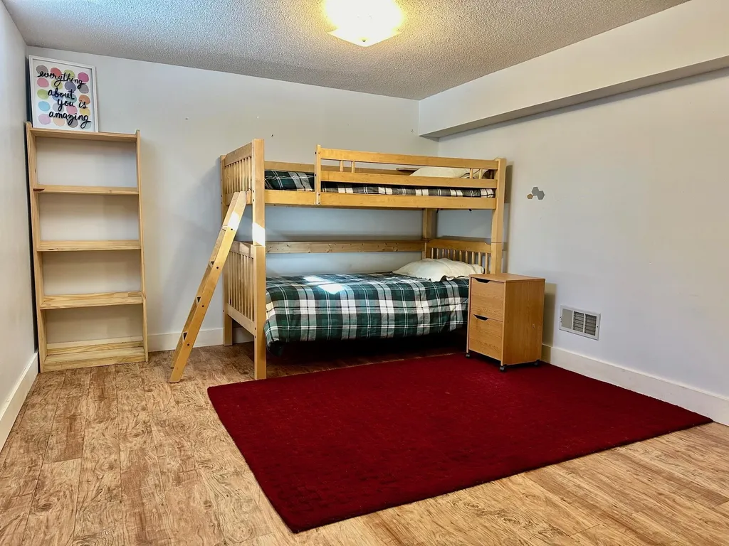 34 Muskrat Lane Londonderry VT 05155