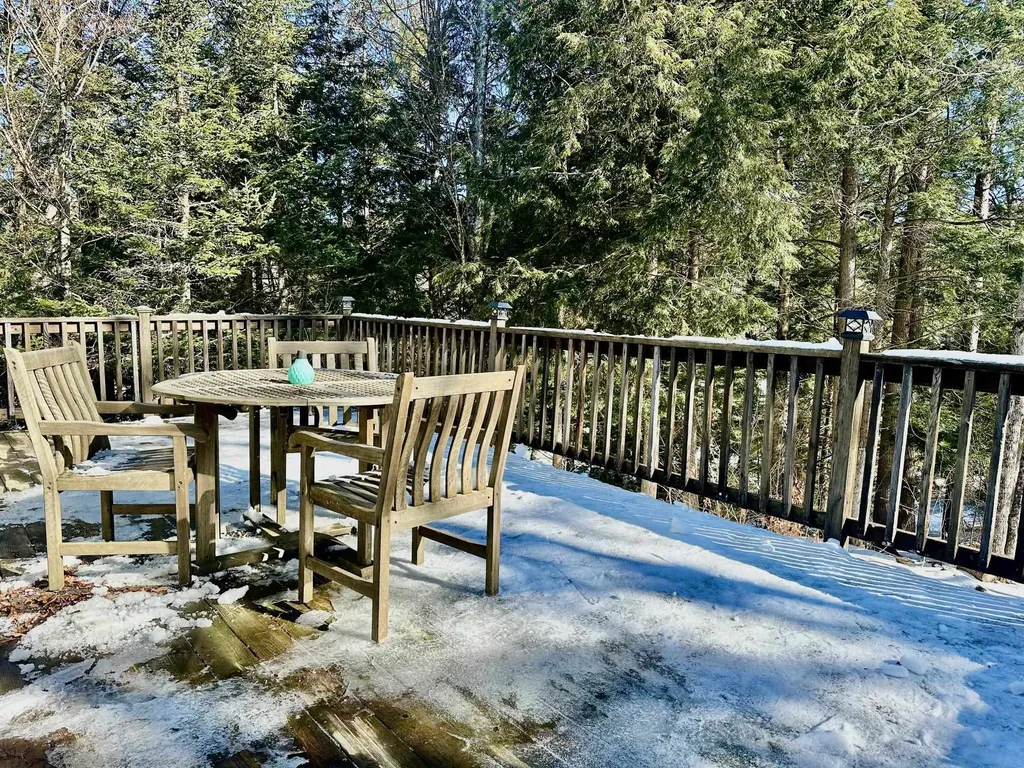 34 Muskrat Lane Londonderry VT 05155