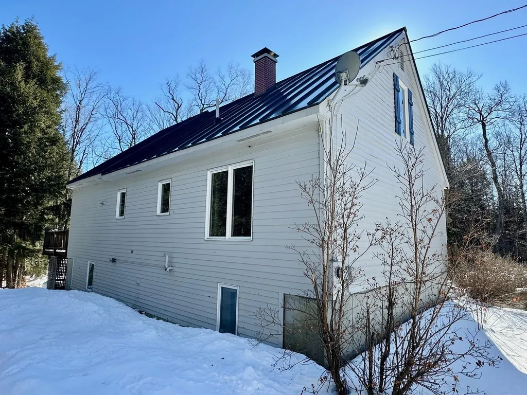 34 Muskrat Lane Londonderry VT 05155