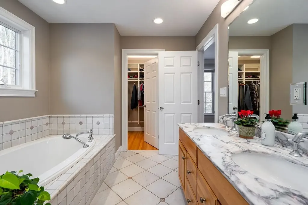 15 Arlington Drive Dover NH 03820