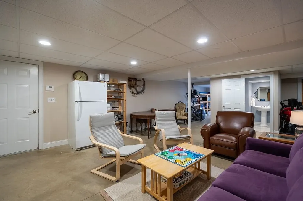 15 Arlington Drive Dover NH 03820