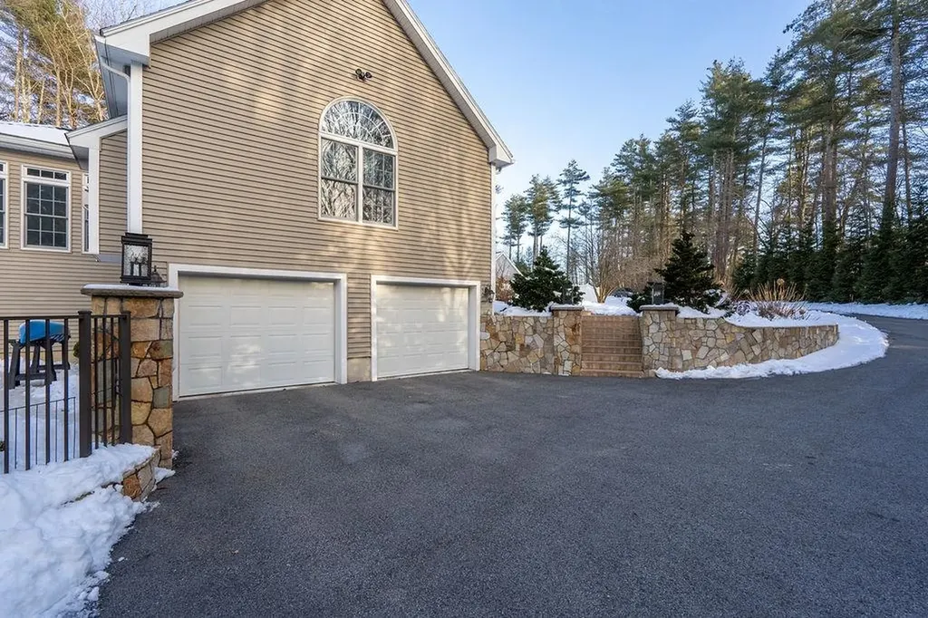 15 Arlington Drive Dover NH 03820