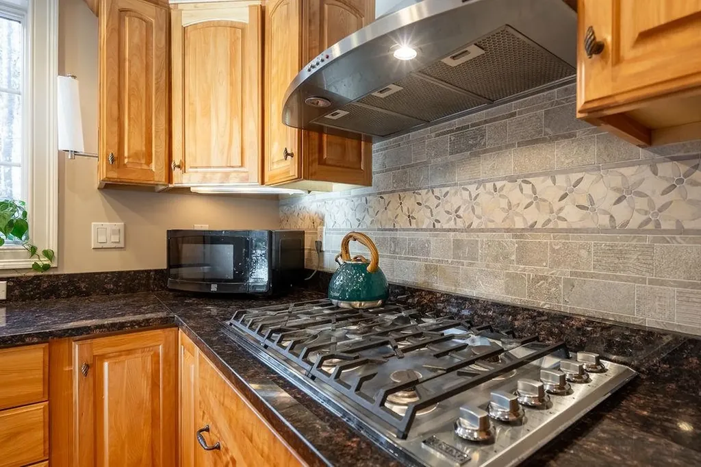 15 Arlington Drive Dover NH 03820