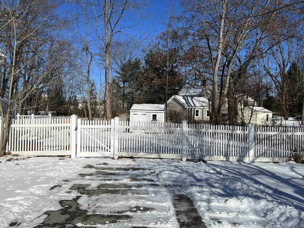 19 Spruce Street Exeter NH 03833