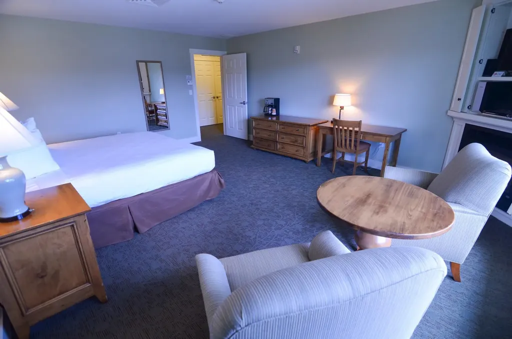 820/822 Qi Jackson Gore Adams House Ludlow VT 05149