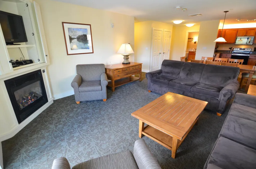 820/822 Qi Jackson Gore Adams House Ludlow VT 05149