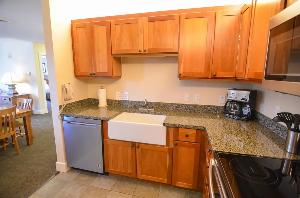 820/822 Qi Jackson Gore Adams House Ludlow VT 05149