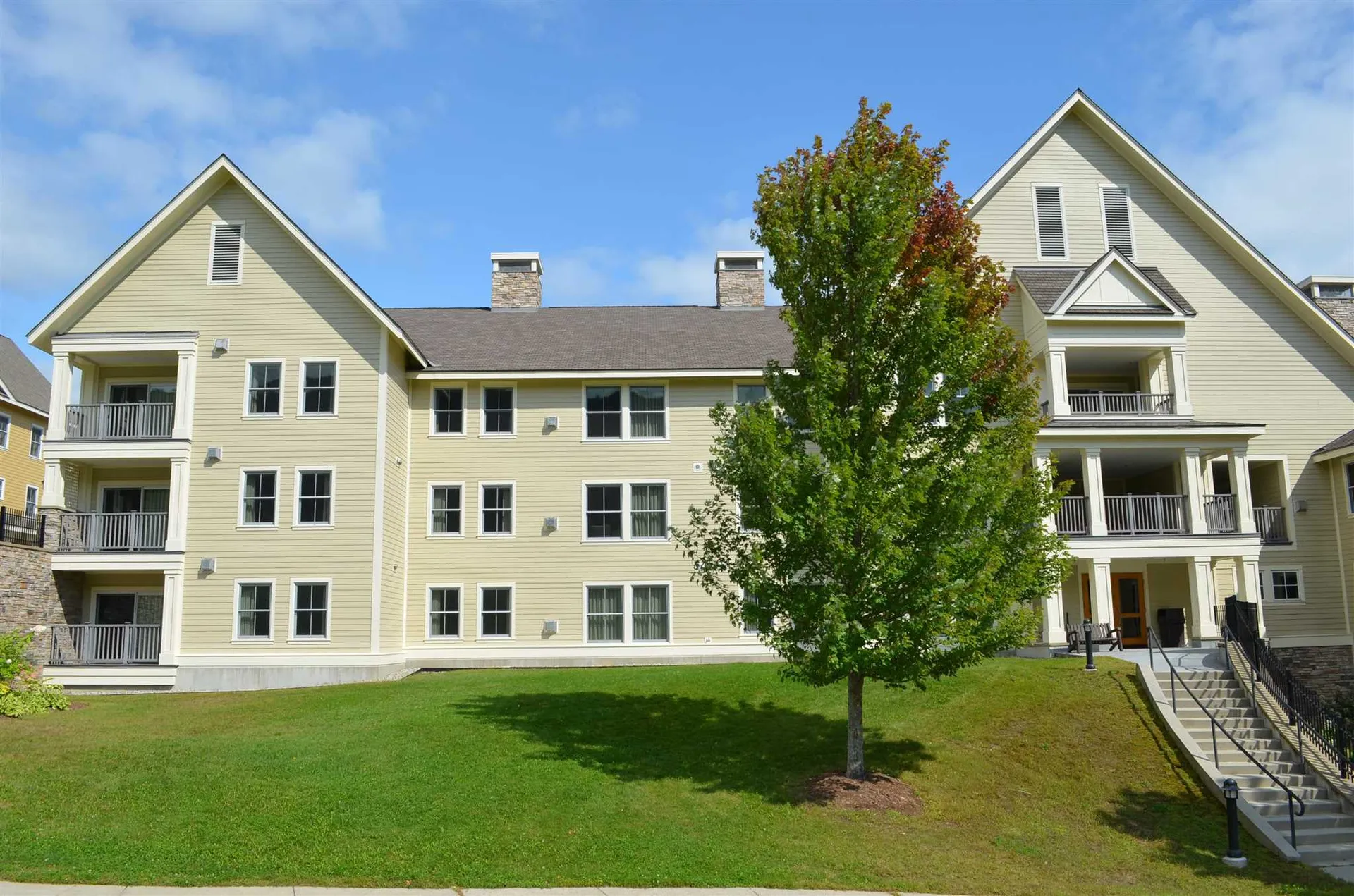 820/822 Qi Jackson Gore Adams House Ludlow VT 05149