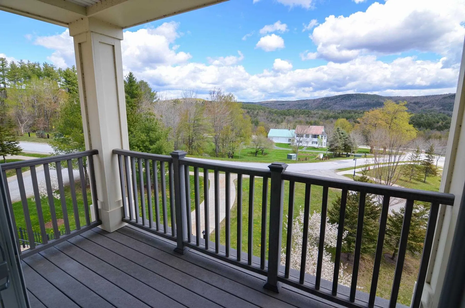 820/822 Qi Jackson Gore Adams House Ludlow VT 05149