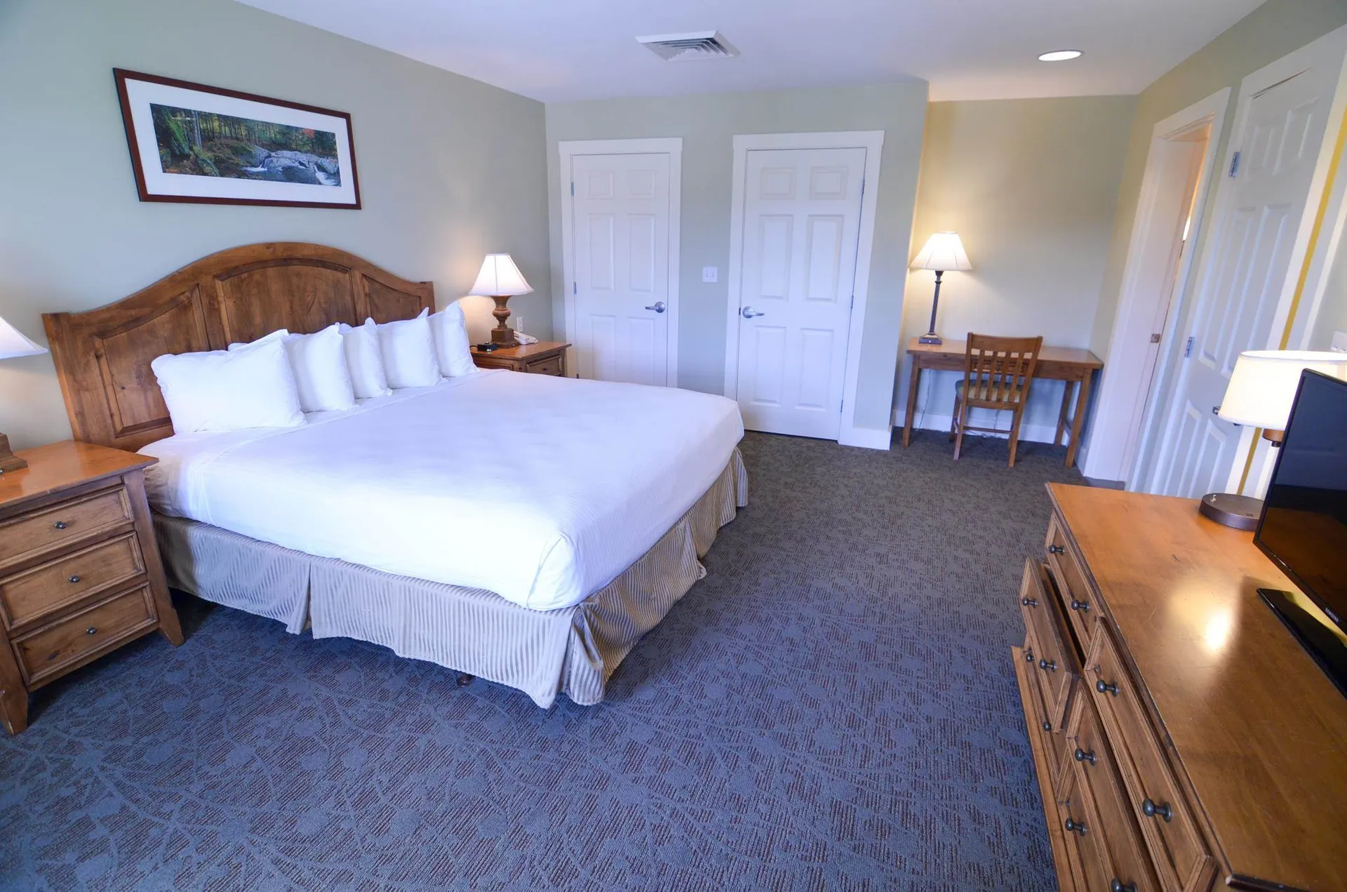 820/822 Qi Jackson Gore Adams House Ludlow VT 05149