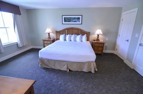 820/822 Qi Jackson Gore Adams House Ludlow VT 05149