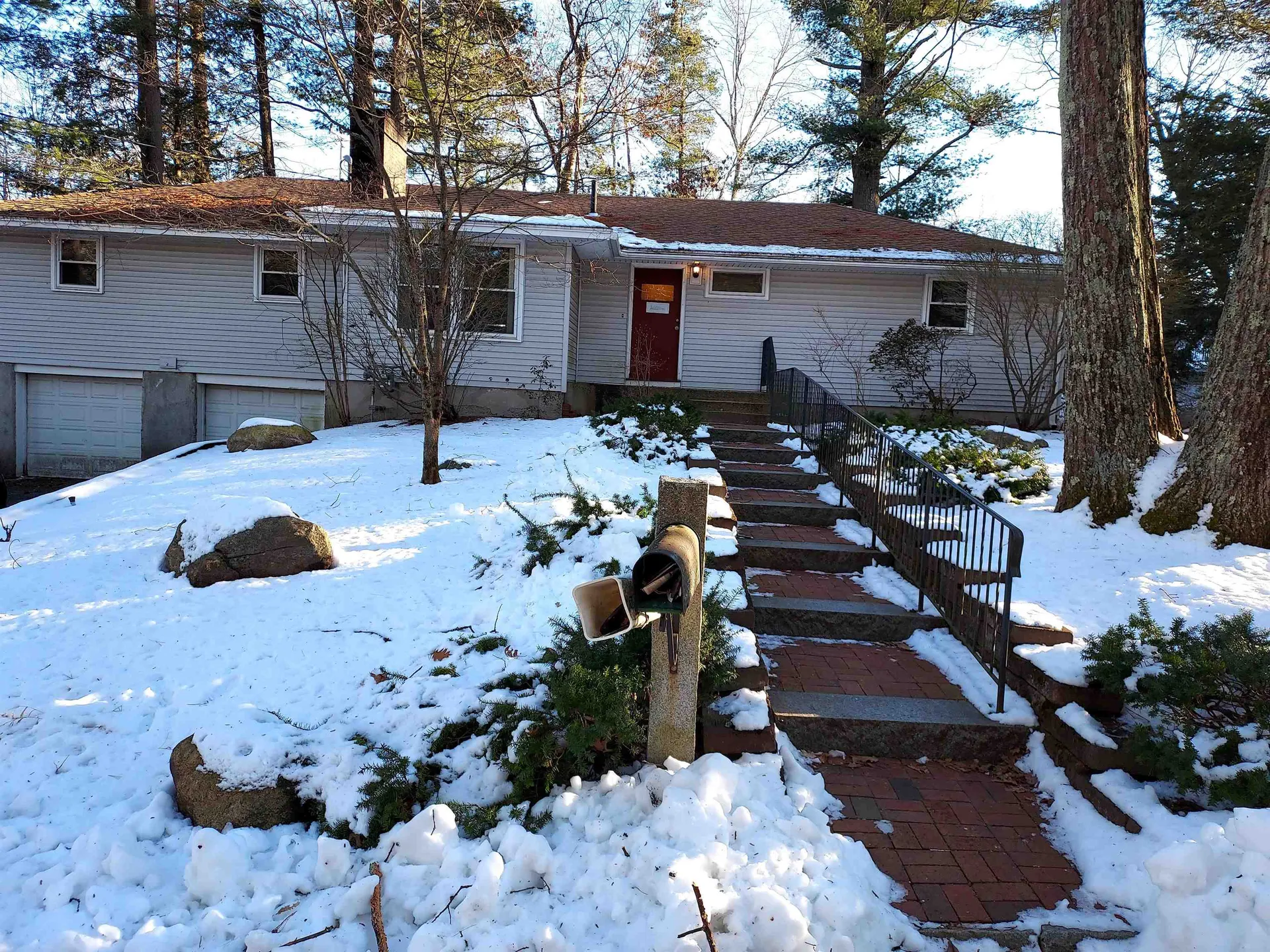 16 Durham Street Nashua NH 03063