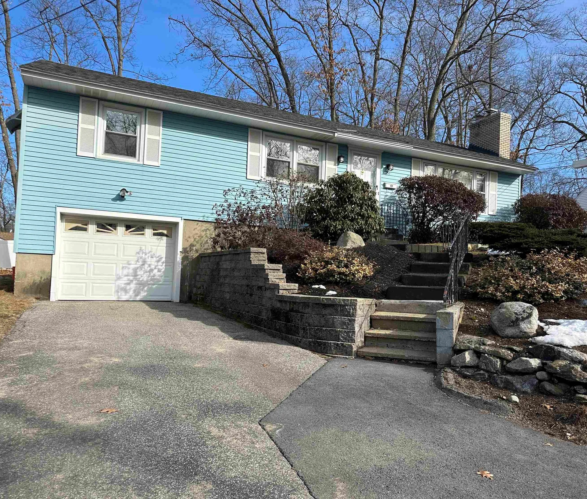24 Sunset Drive Manchester NH 03104