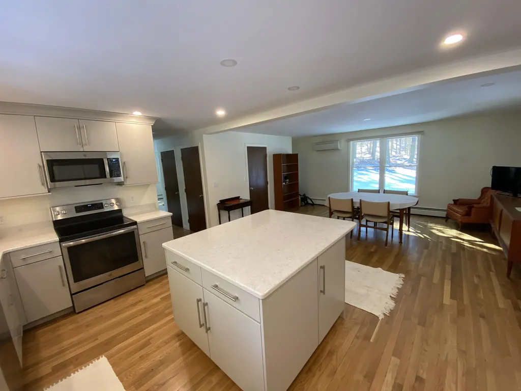 198 Farley Road Hollis NH 03049