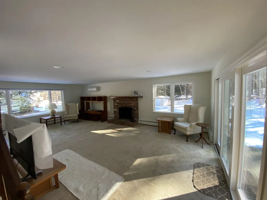 198 Farley Road Hollis NH 03049