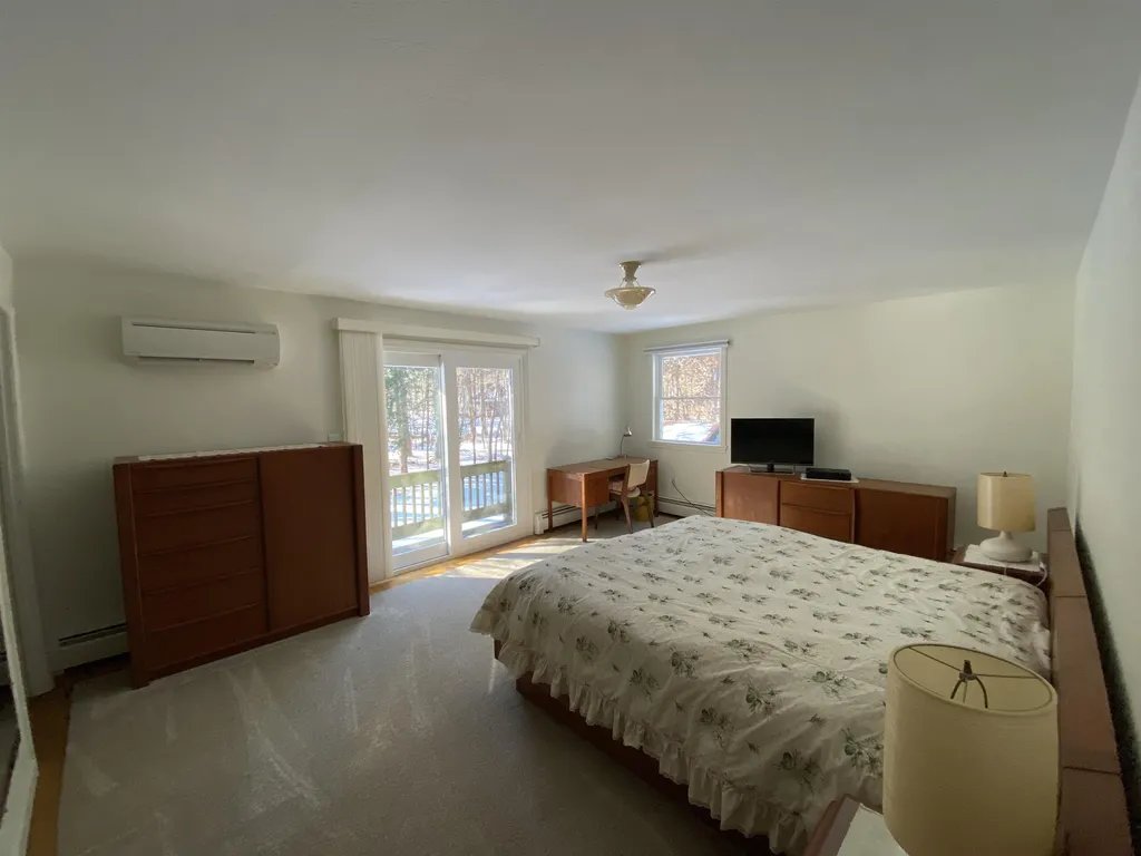 198 Farley Road Hollis NH 03049