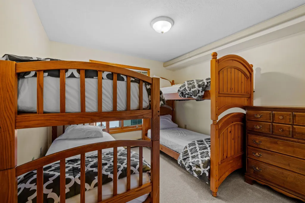 18 Woodsview Lane Lincoln NH 03251