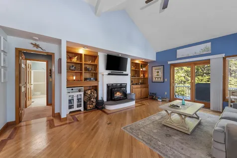 41 Ledgewood Circle Hebron NH 03241