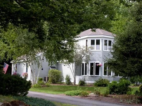 41 Ledgewood Circle Hebron NH 03241