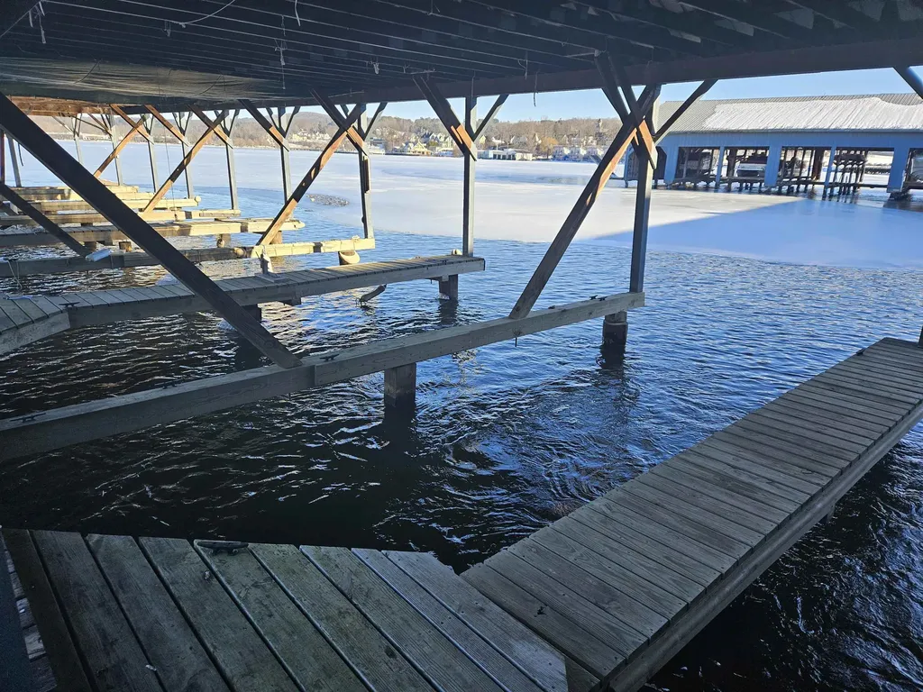 197 Farrants Point Newport City VT 05855