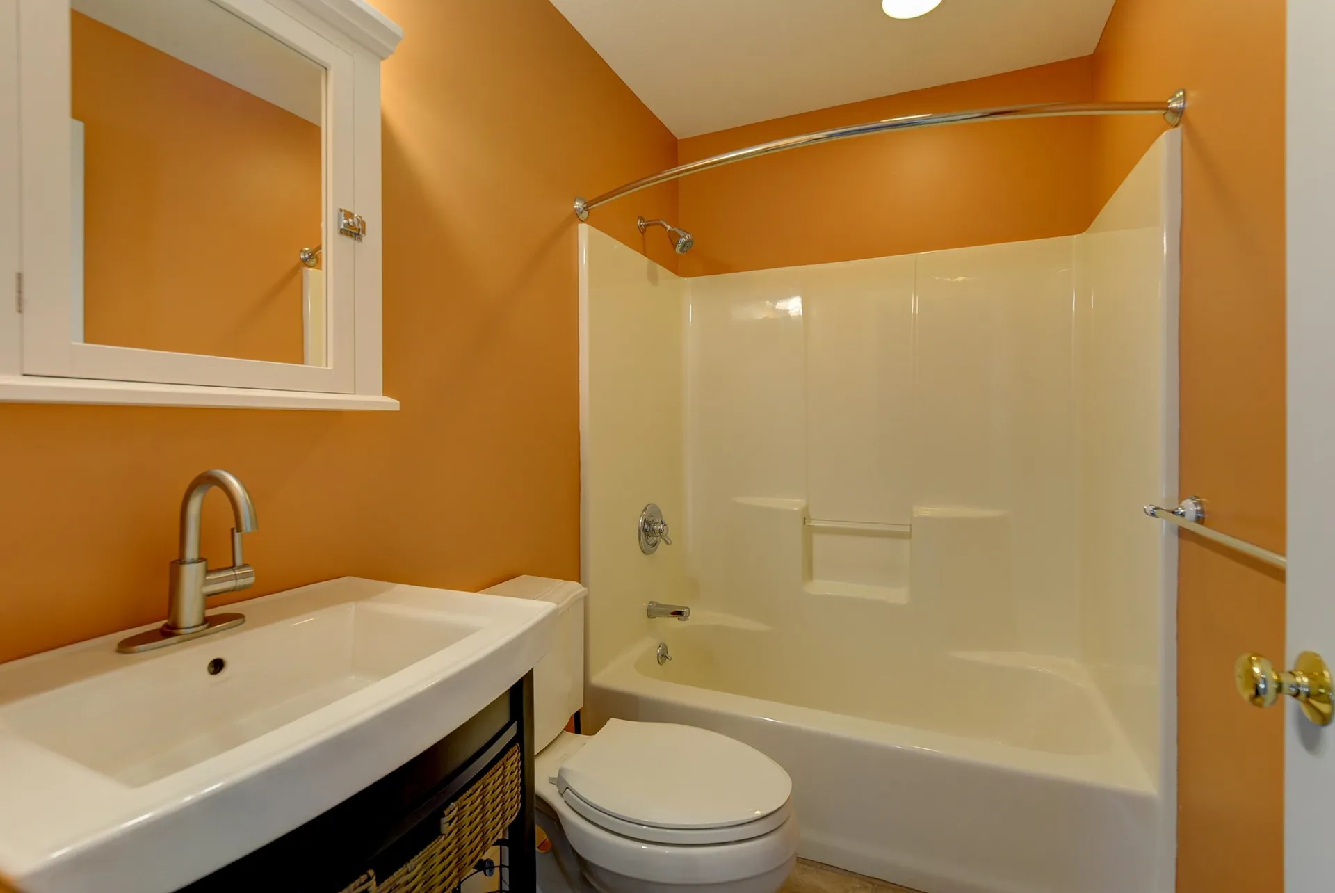 196 East Main Street Conway NH 03818