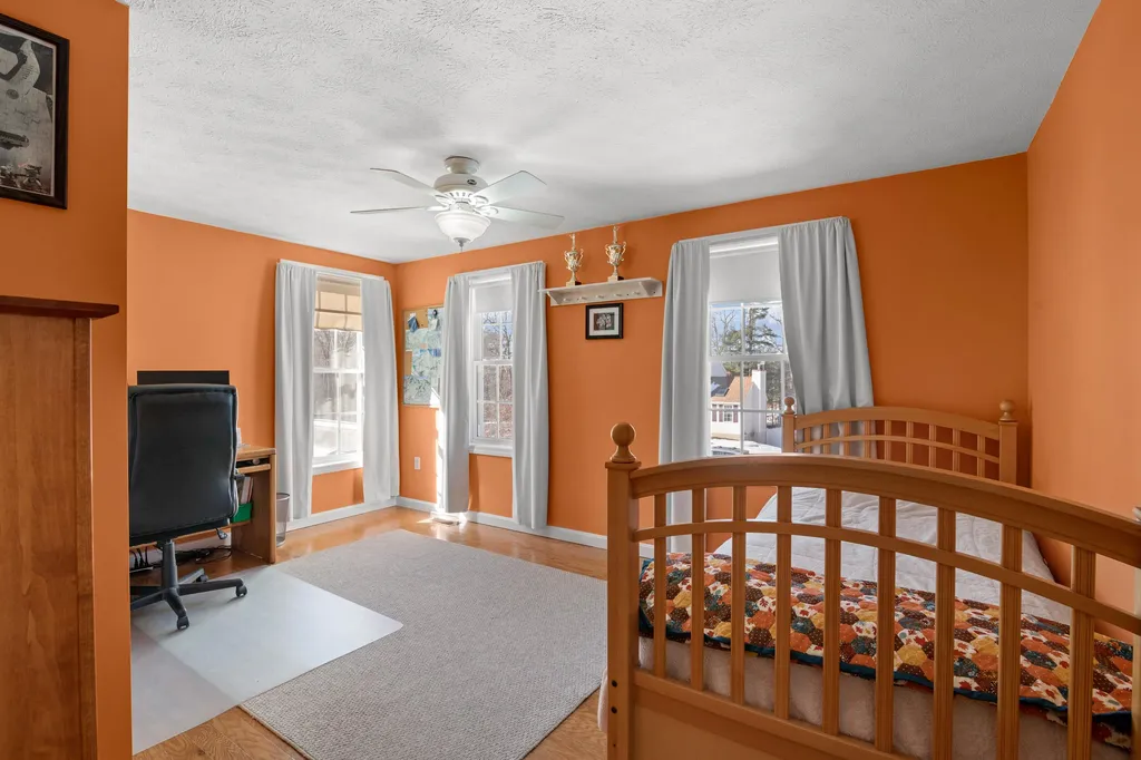 4 Sutherland Drive Hudson NH 03051