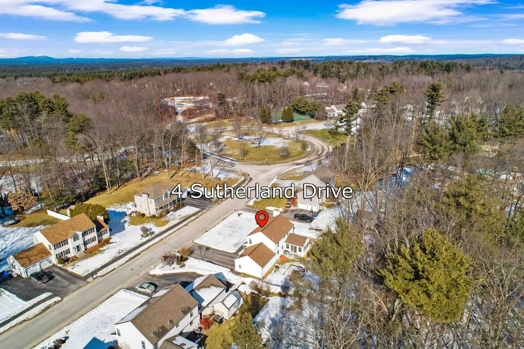 4 Sutherland Drive Hudson NH 03051
