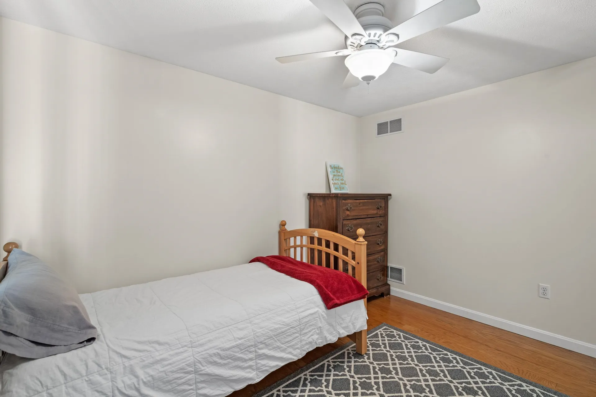 4 Sutherland Drive Hudson NH 03051