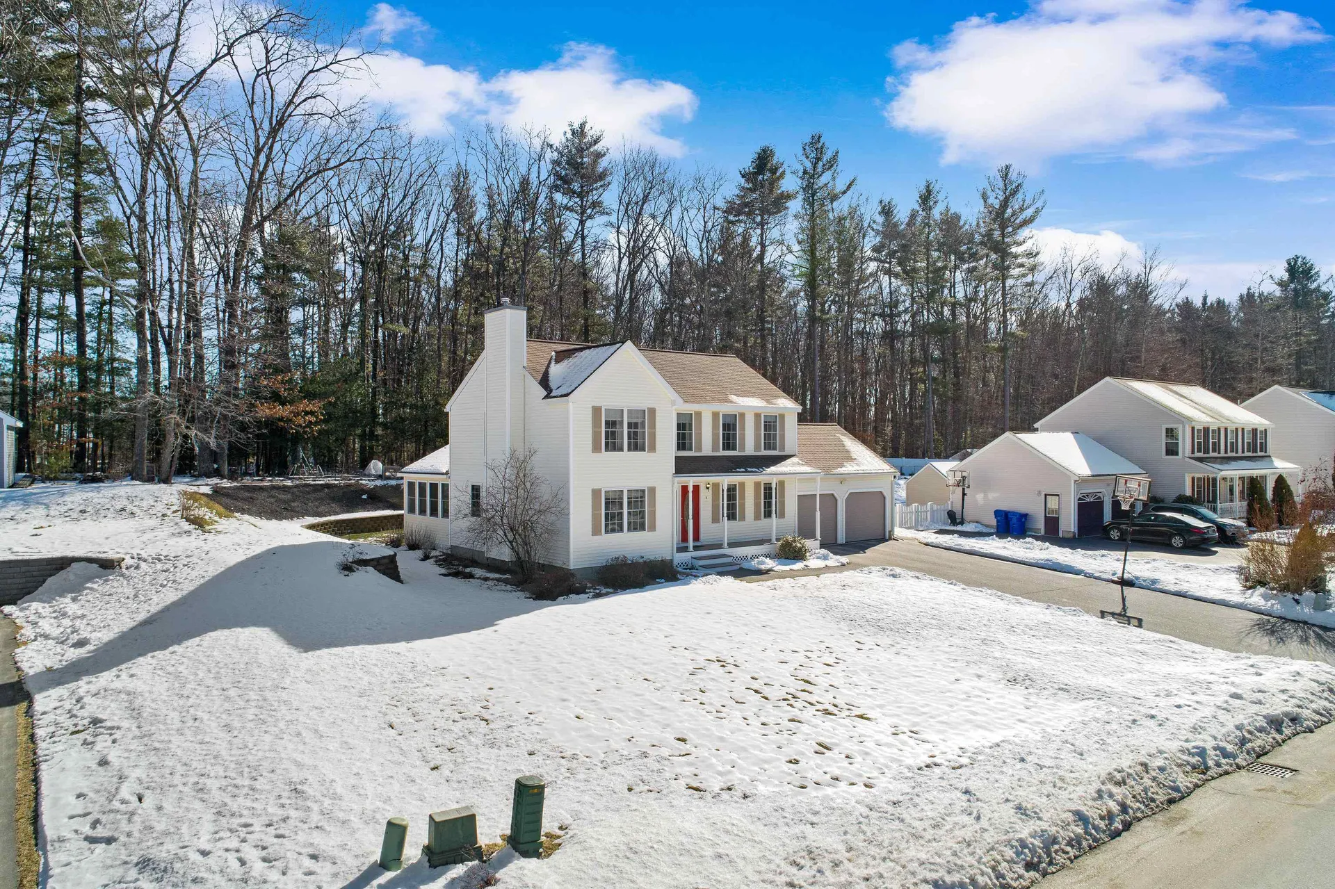 4 Sutherland Drive Hudson NH 03051