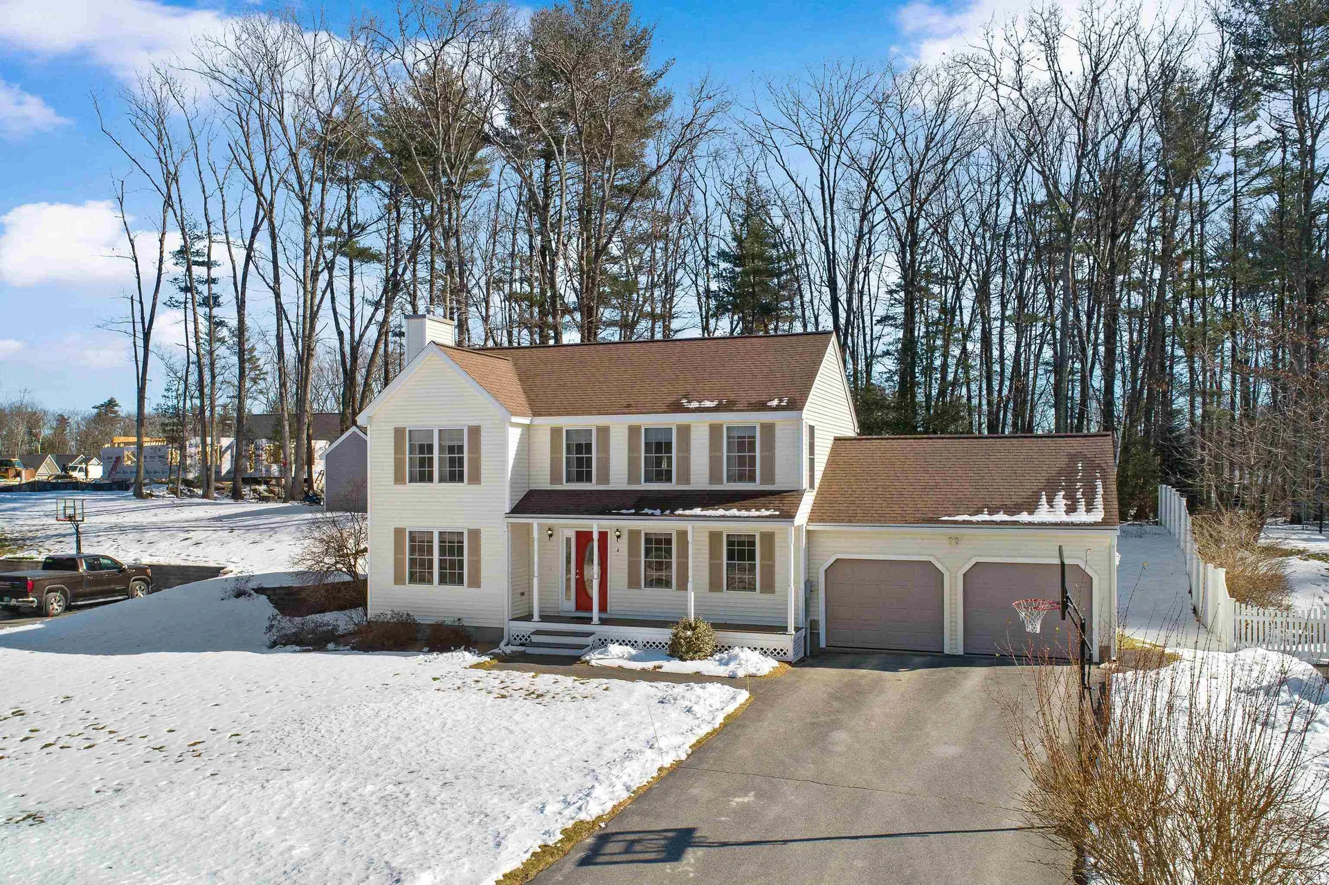 4 Sutherland Drive Hudson NH 03051
