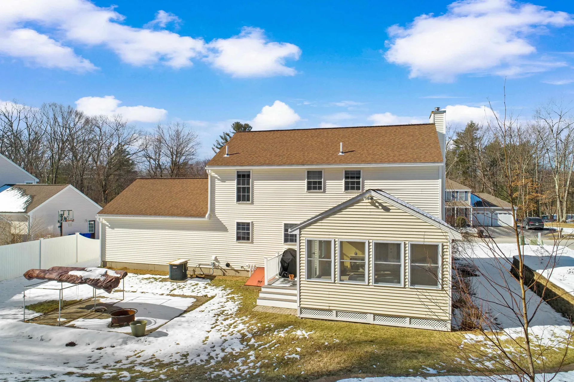 4 Sutherland Drive Hudson NH 03051