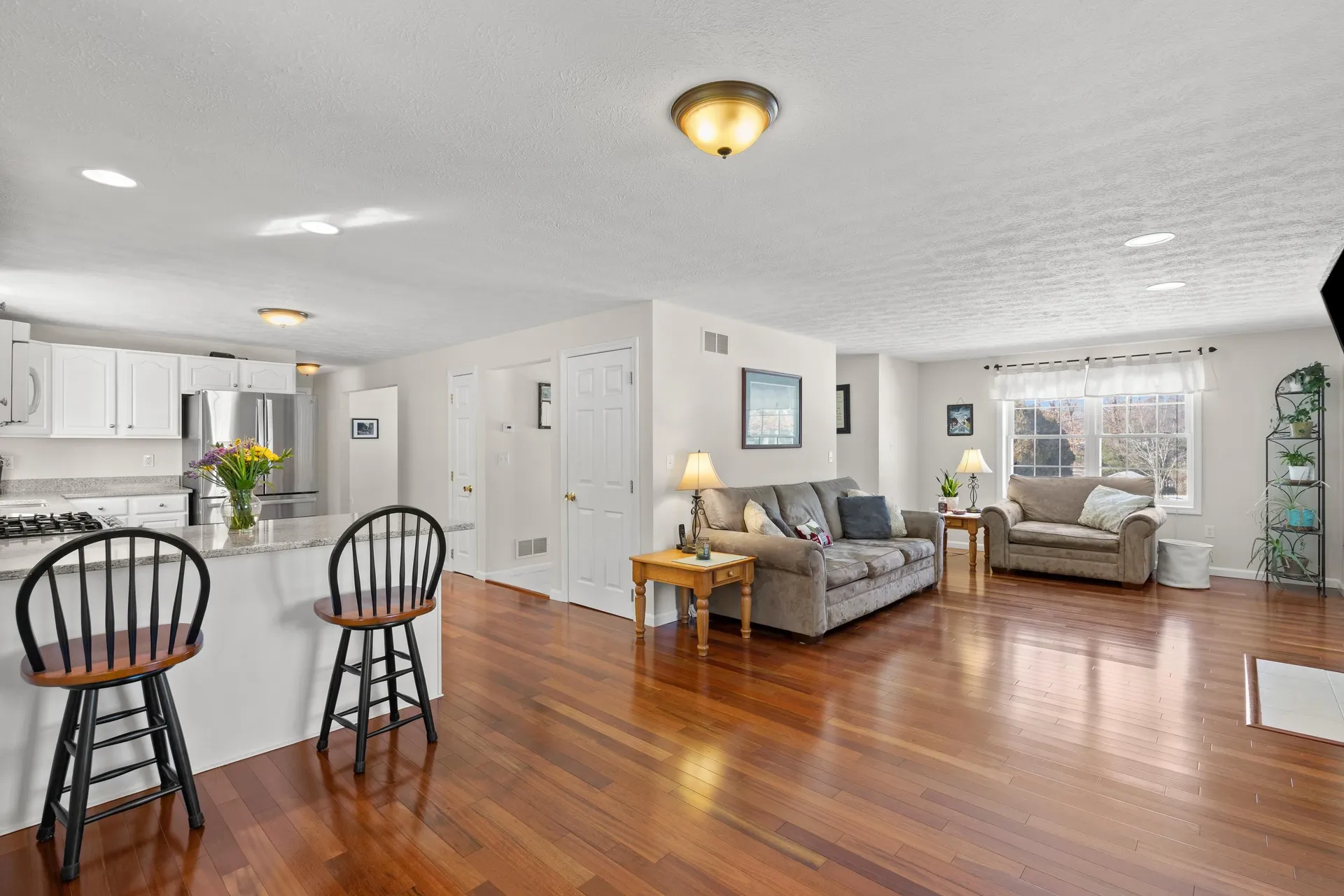 4 Sutherland Drive Hudson NH 03051