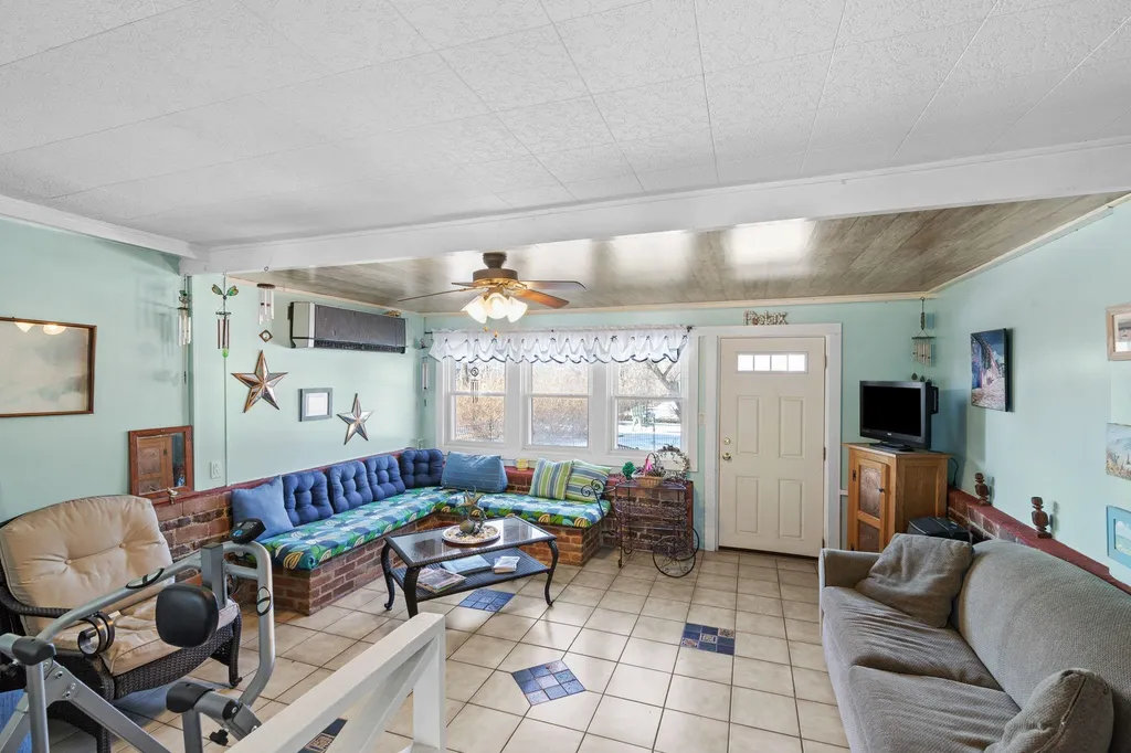 5 Harry Street Rochester NH 03839