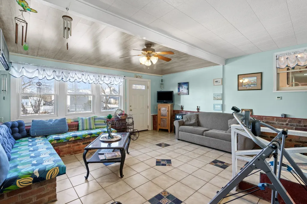 5 Harry Street Rochester NH 03839