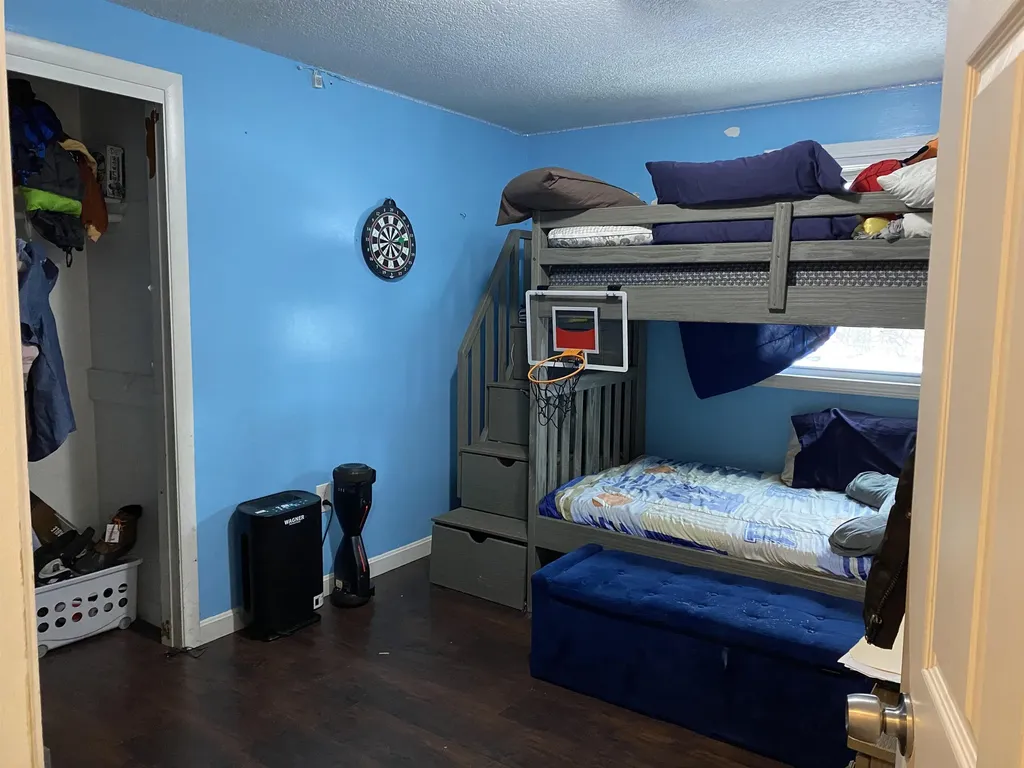 28 Nagle Street Nashua NH 03060