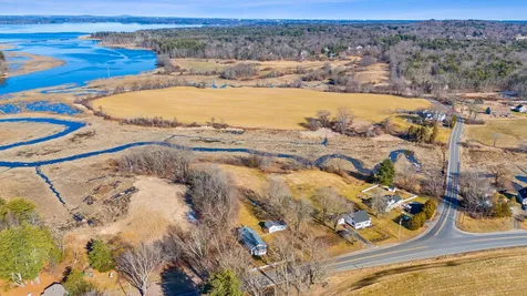 74 College Road Stratham NH 03885