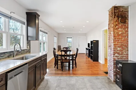 74 College Road Stratham NH 03885