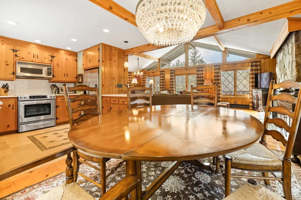 17 Cranberry Hill Road Winhall VT 05340