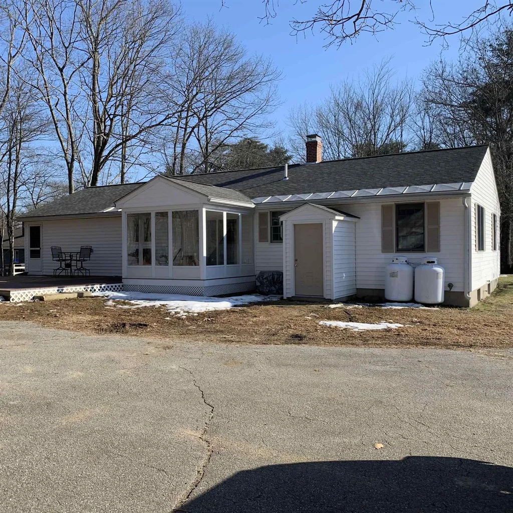 46 Pinewood Drive Somersworth NH 03878